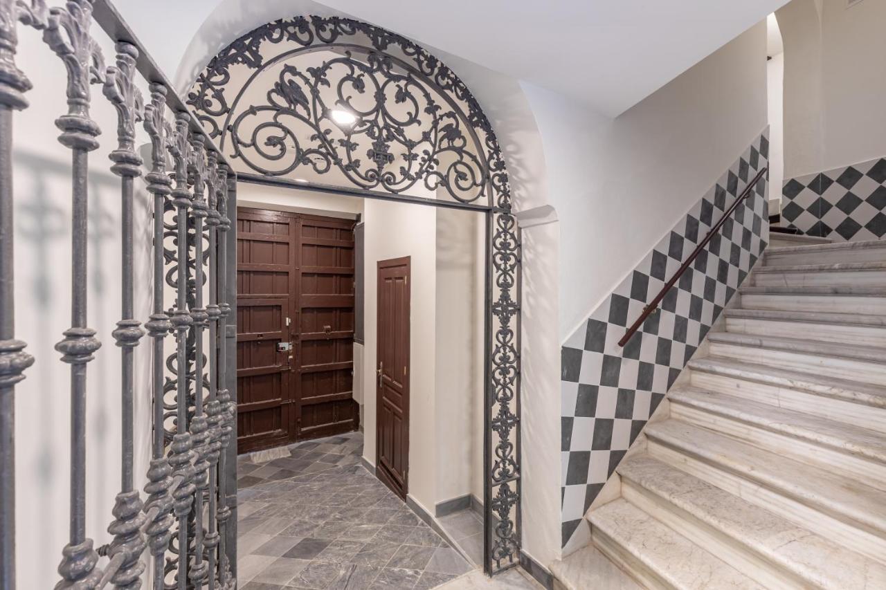 Apartamentos Libere Malaga La Merced エクステリア 写真