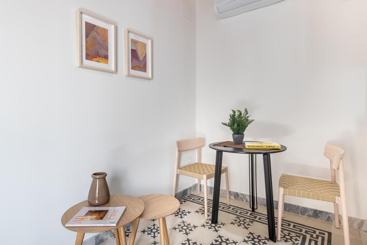 Apartamentos Libere Malaga La Merced エクステリア 写真