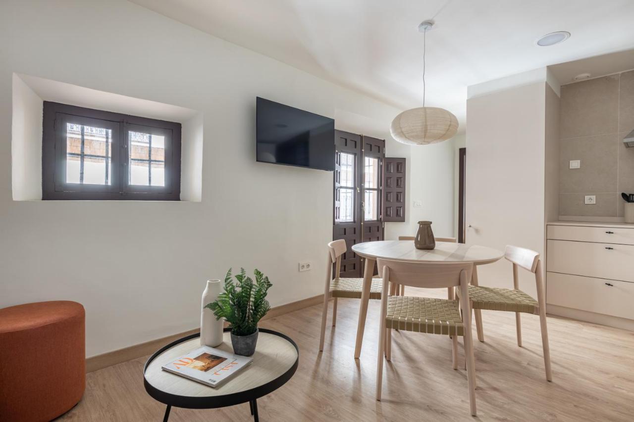 Apartamentos Libere Malaga La Merced エクステリア 写真